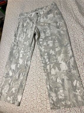 Hollister Co. Women's Gray Camo Wide-Leg Jeans. 10R